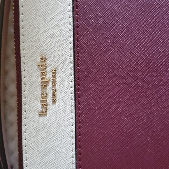 ♠️KATE SPADE♠️ leather zip wristlet - Picture 2 of 11